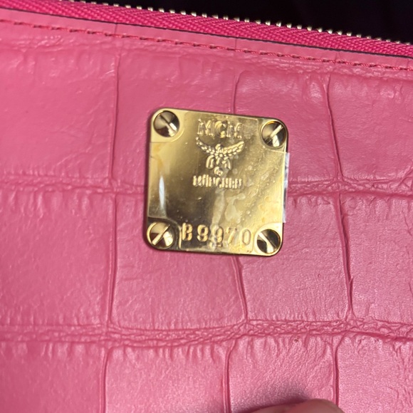 MCM LIKE NEW limited edition pink amazing condition - Picture 12 of 16